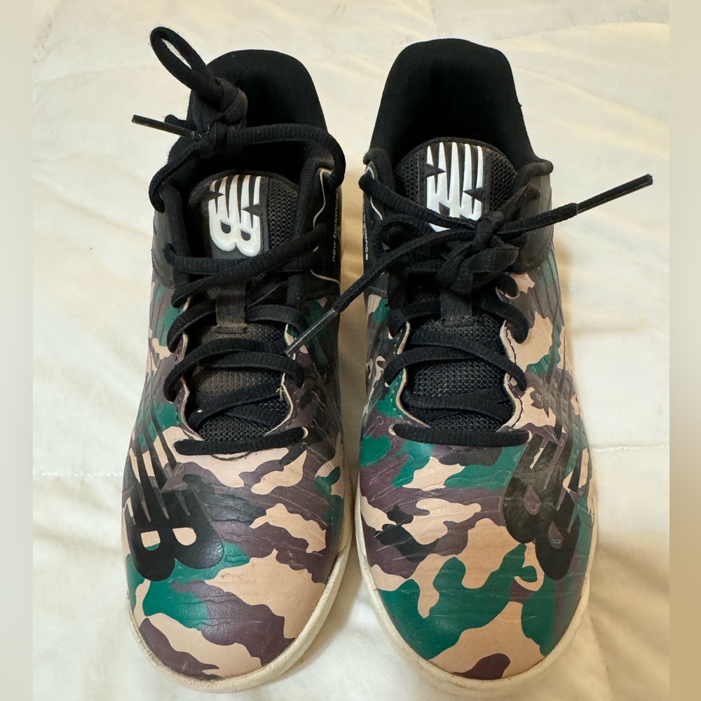 Boys Baseball Cleats Size 3 - New Balance Camo